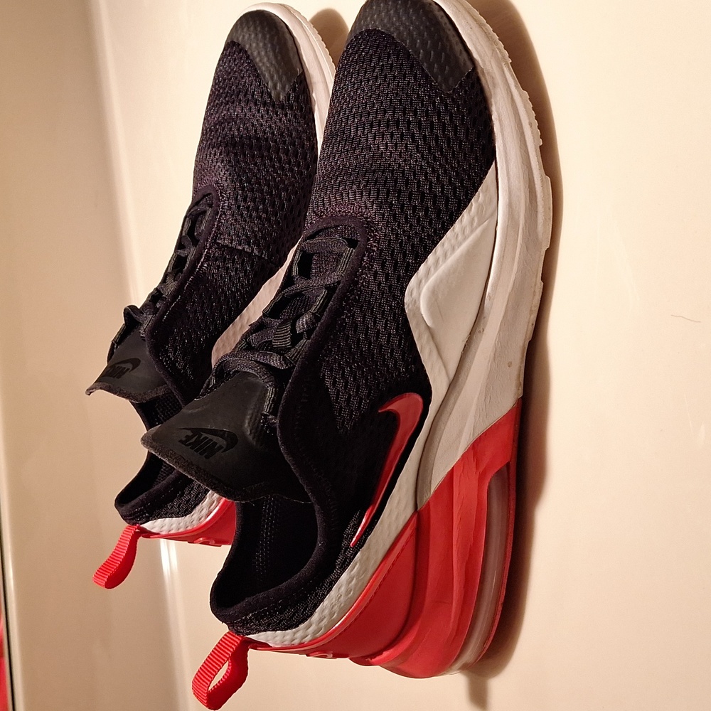 Kids Nike Sneakers sz 6